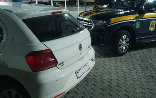 PRF recupera carro com registro de roubo em Paulo Afonso
