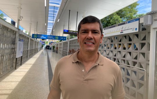 Cláudio Tinoco cobra demolição do antigo Centro de Convenções