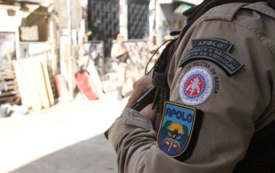 Polícia Militar prende dois suspeitos armados por assaltos no bairro do Cabula