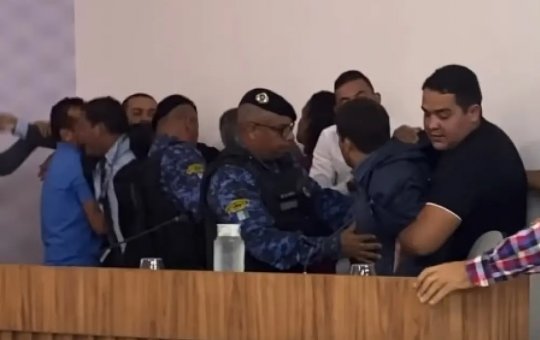 Vereadores protagonizam briga generalizada em Câmara no norte da Bahia