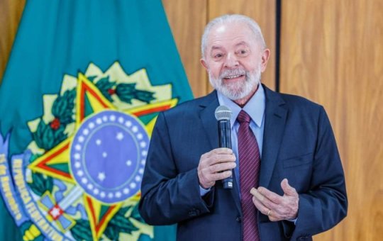 Lula diz que preço já começa a cair: ‘Já tô comendo picanha e cerveja’