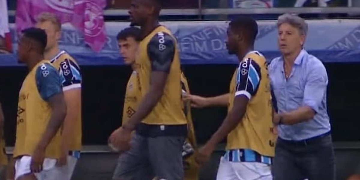 Renato Gaúcho deixa o campo antes de apito final em jogo contra o Bahia
