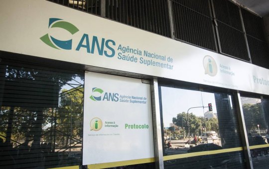 Cancelamentos unilaterais de planos de saúde prejudicam clientes