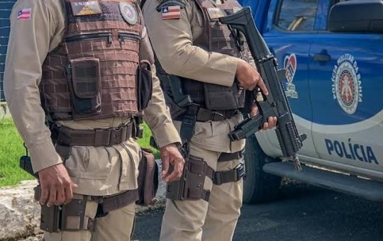 Homem é morto a disparos e facadas em Feira de Santana