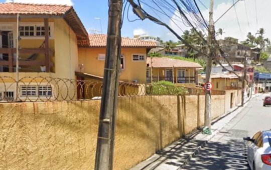 Vizinhos trocam tiros dentro de condomínio em Pituaçu