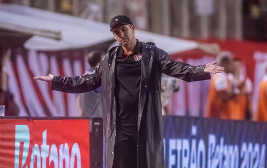 Condé sobre Wagner Leonardo: "É um cara tranquilo, do bem."