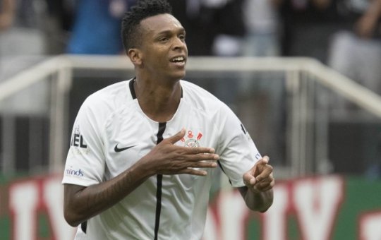 Atacante Jô  é detido por falta de pagamento de pensão alimentícia