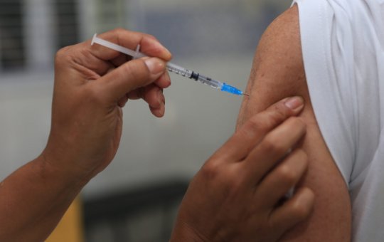 Farmacêutica encerra produção da vacina contra a Covid-19