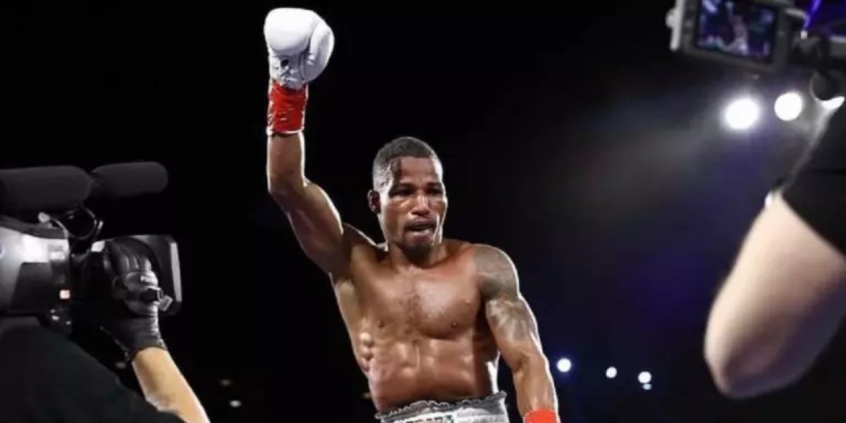 Robson Conceição inaugura academia de boxe para todas as idades