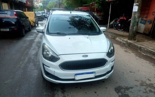 Polícia apreende adolescente com carro roubado em Cosme de Farias