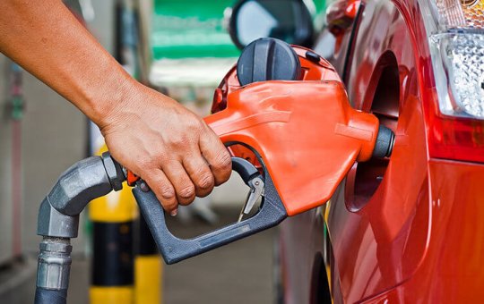 Acelen anuncia redução no preço da gasolina e do diesel na Bahia