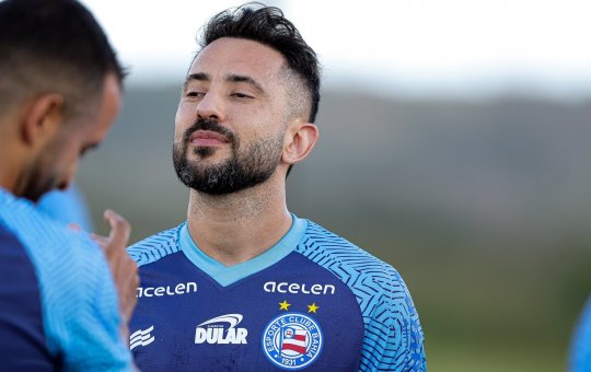 Everton Ribeiro: A Versatilidade Ofensiva e Defensiva do Maestro do Bahia