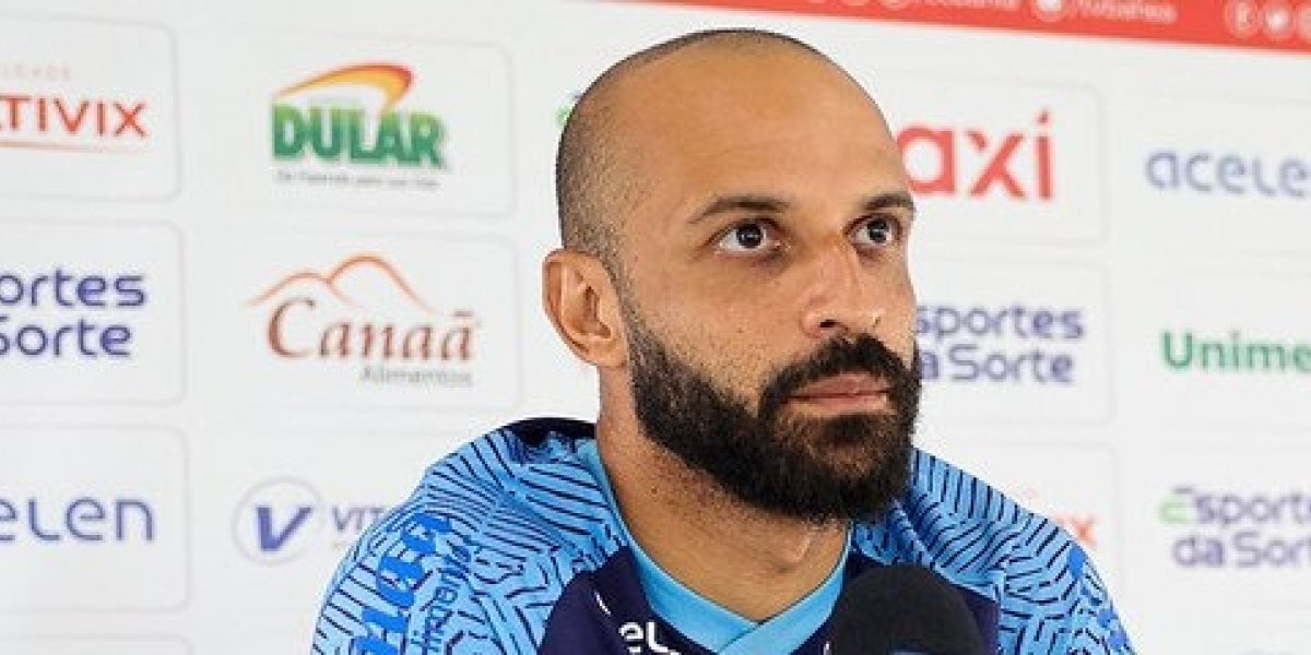 Thaciano sobre paralisação do futebol brasileiro "assunto delicado"