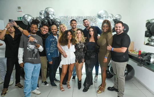 Wanessa Camargo retorna aos palcos e reune ex-BBBs em show