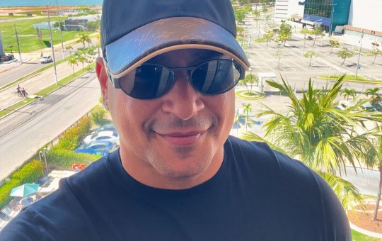 Confusão no Aeroporto: Xanddy é confundido com Léo Santana em episódio divertido