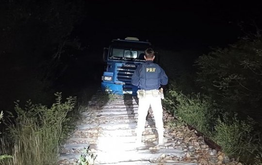 30 toneladas de trilhos furtados são recuperados em Juazeiro