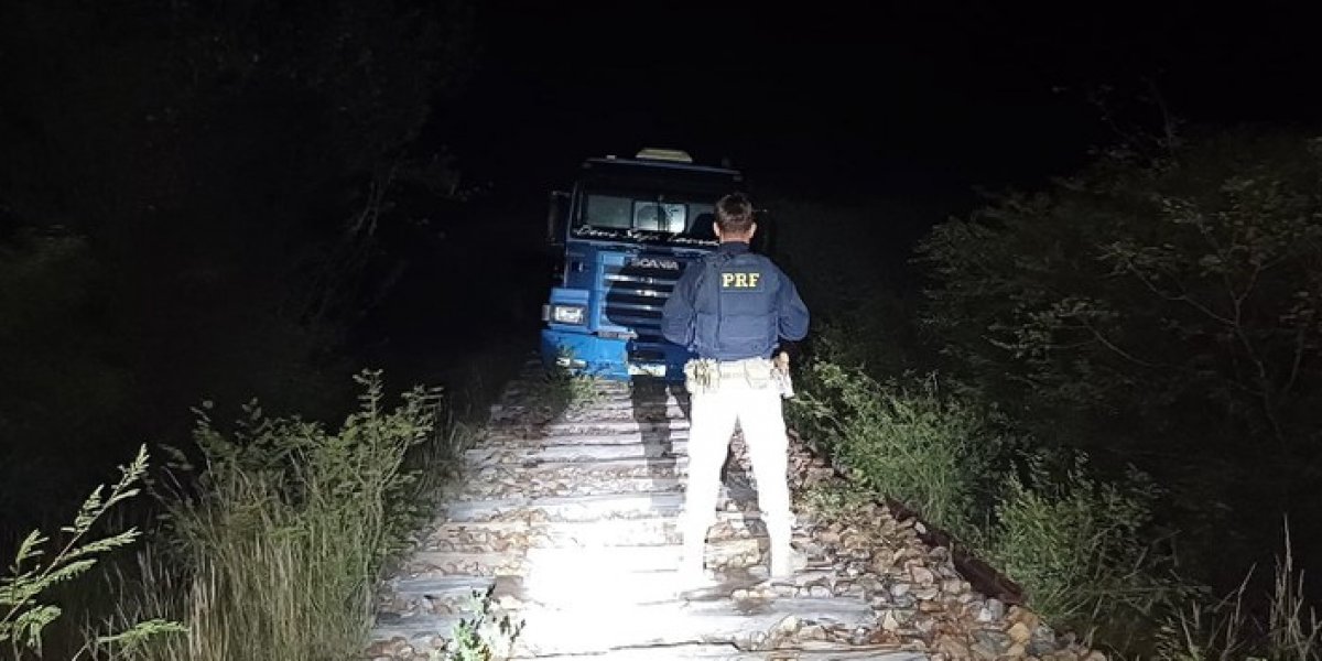 30 toneladas de trilhos furtados são recuperados em Juazeiro