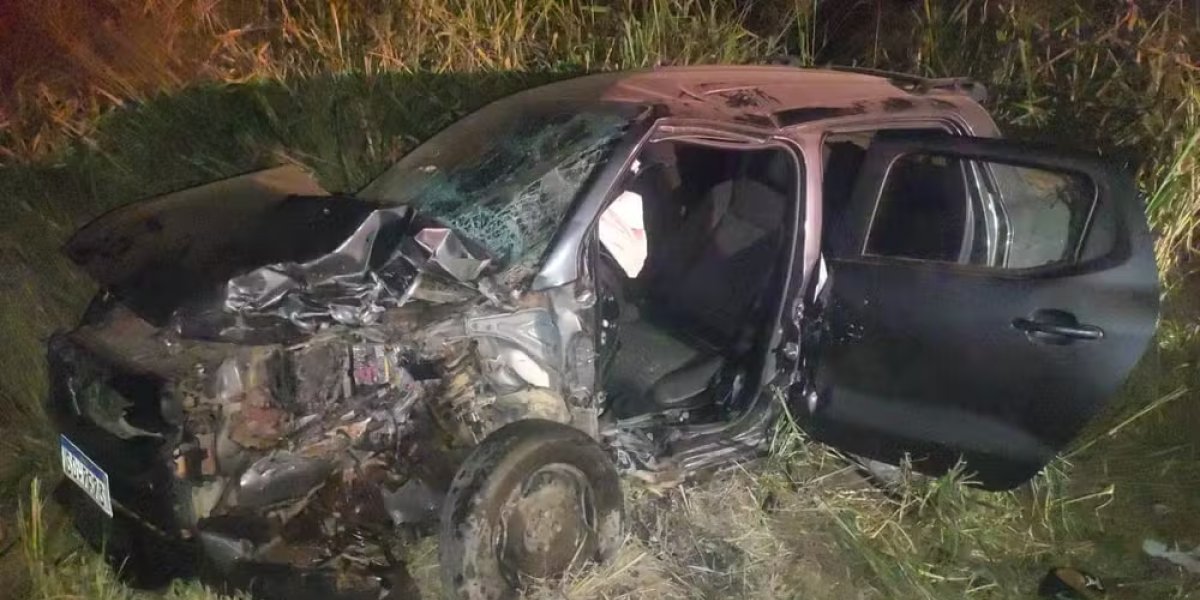Acidente na BR-242 deixa um morto e oito feridos no Oeste da Bahia