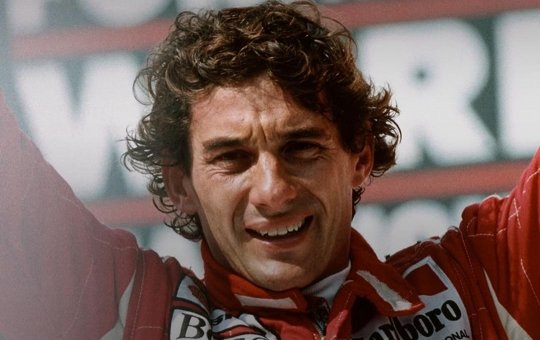 Ayrton senna é homenageado em cidade da europa