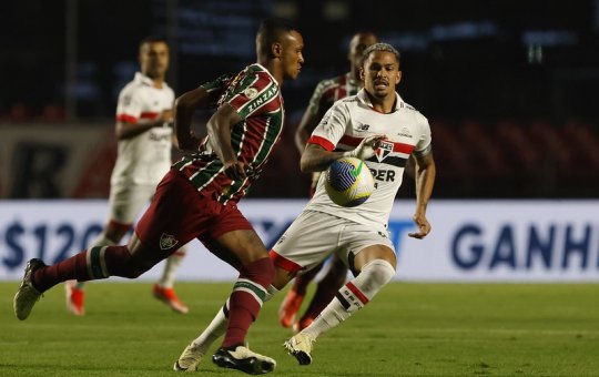 Com jogo marcado por briga, São Paulo vence o Fluminense