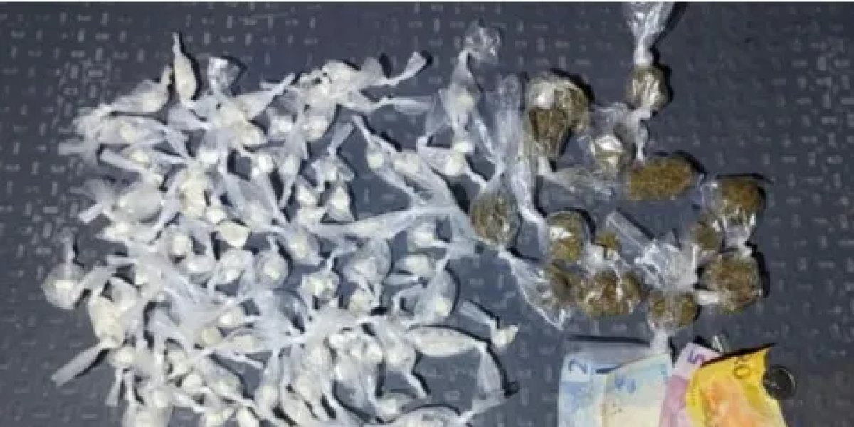 Homem é preso traficando drogas na Praia do Canta Galo, em Salvador