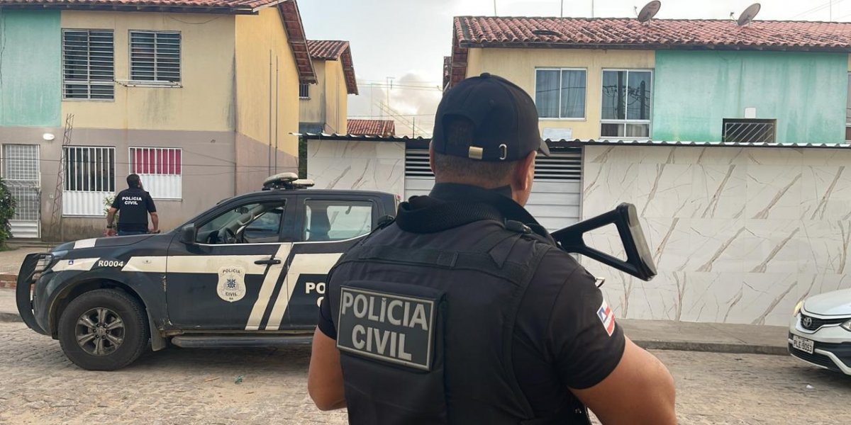 Carro com placa adulterada é recuperado pela Polícia Civil