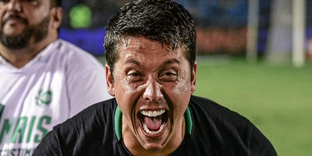 Vitória anuncia Thiago Carpini oficialmente