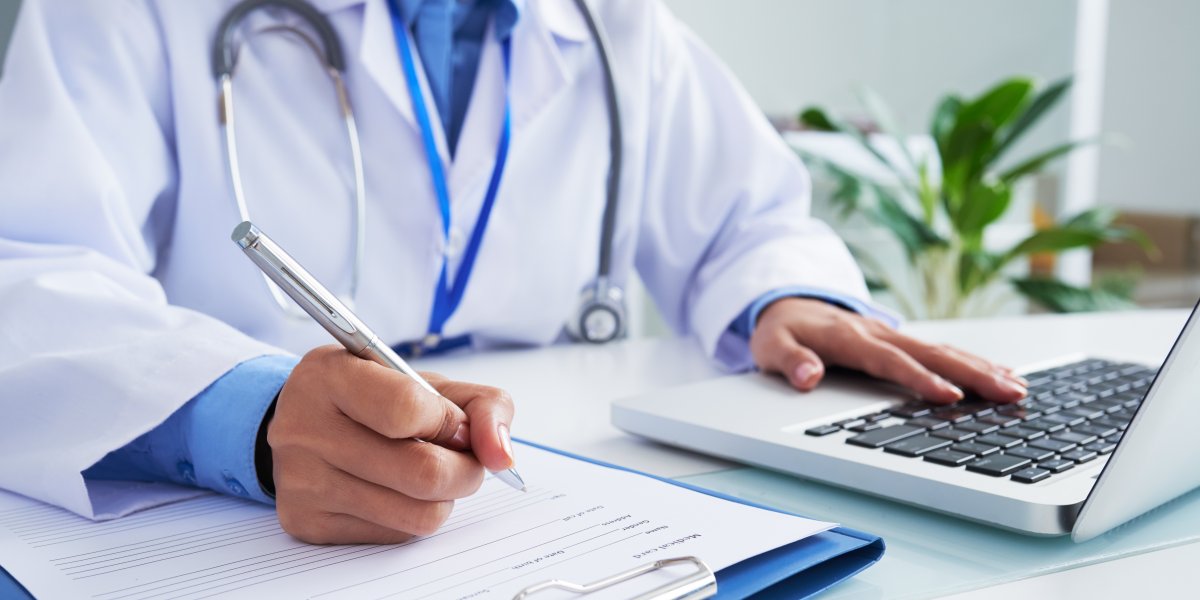 Médico denunciado por violencia obstétrica voltara a trabalhar com partos