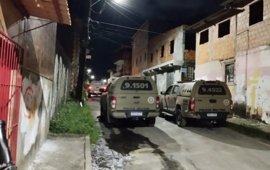 Polícia Militar passa a madrugada no bairro de Vila Verde em Salvador