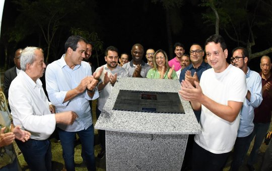 Prefeitura entrega praça que homenageia indigenista e jornalista