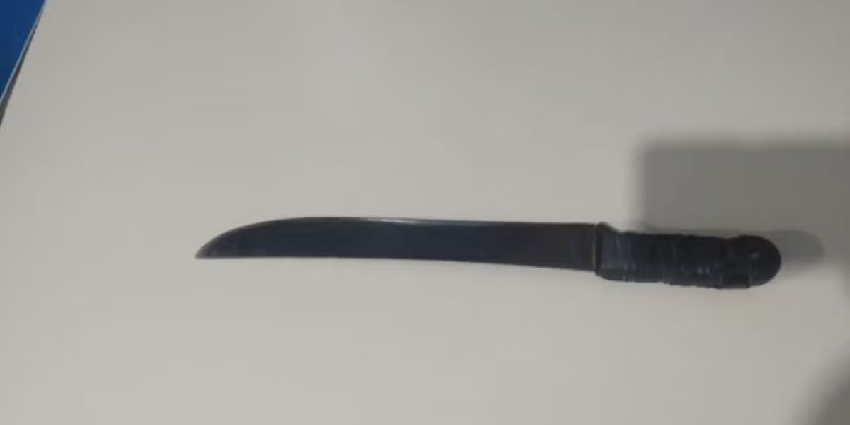 Homem é preso por suspeita de ameaçar e manter a mãe em cárcere privado na Bahia