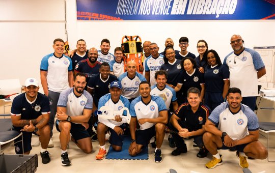 Bahia “Chama a Samu” e fecha parceria alfinetando rival