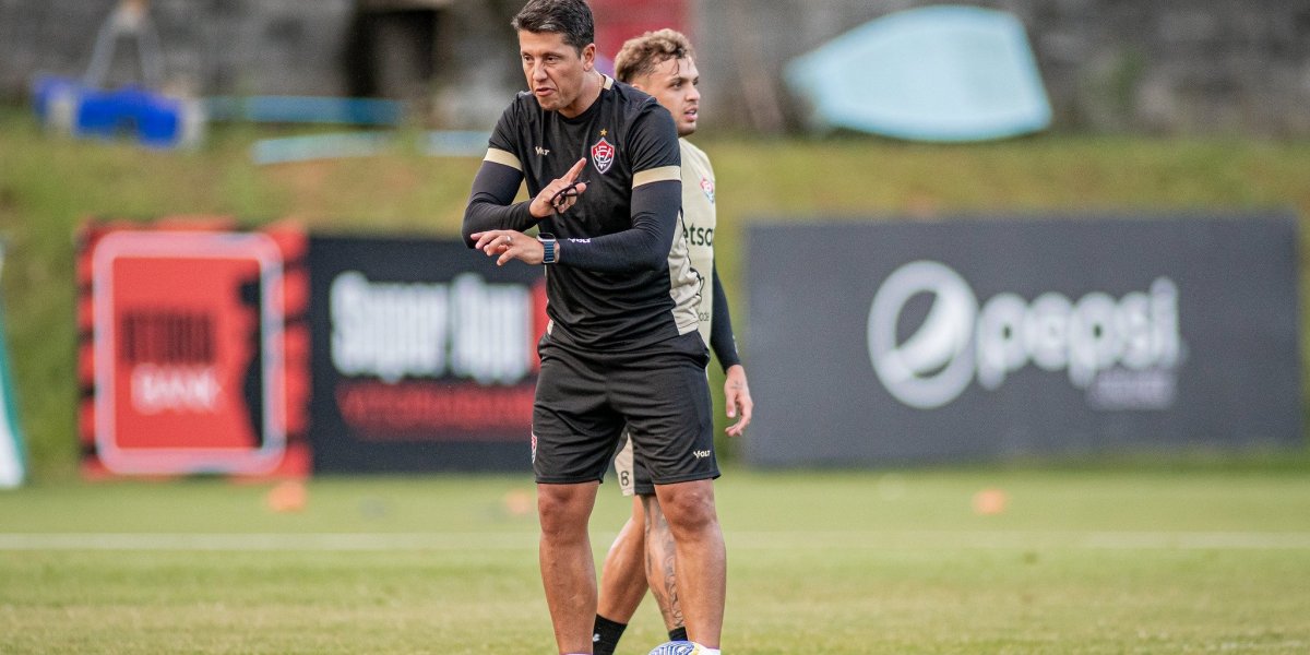 Carpini comanda os primeiros treinamentos no Vitória