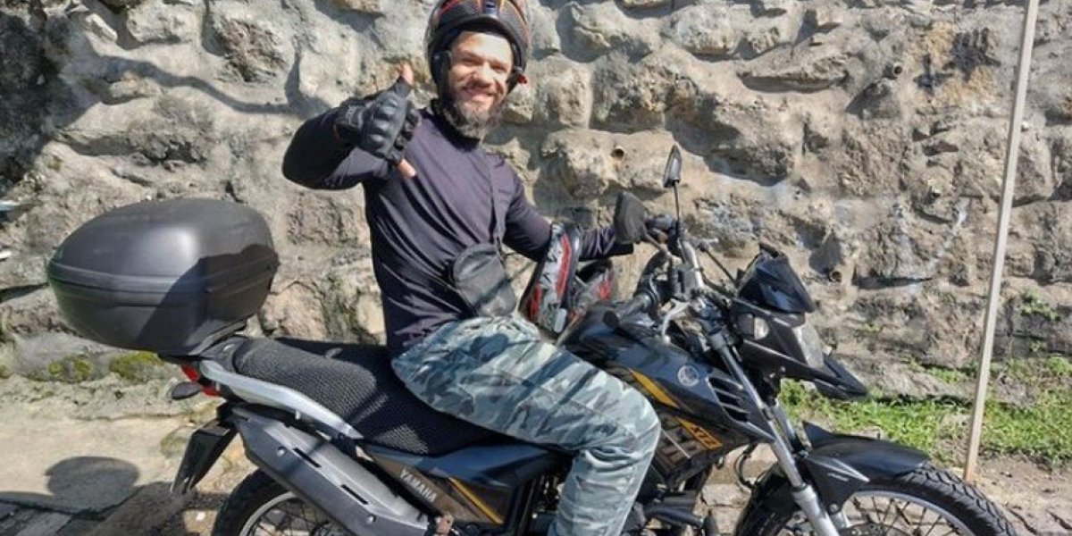 Ex-BBB revela que voltou a trabalhar de Motoboy para pagar pensão