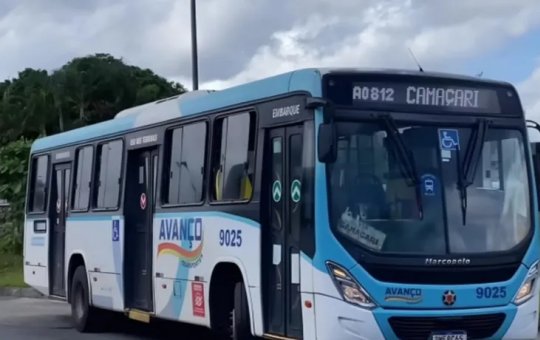 Rodoviários mantêm greve de ônibus metropolitano após reunião