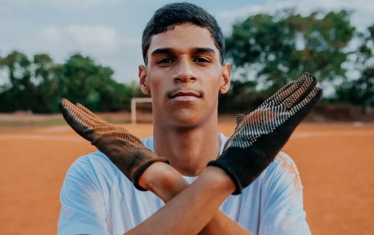 Luva de Pedreiro visita Base Aérea e pede ajuda para vítimas no RS