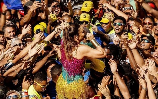 Foliã processa Ivete Sangalo após confusão no bloco Coruja durante carnaval
