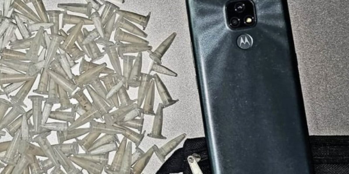 Polícia Militar prende suspeito de tráfico de drogas em bairro de Salvador