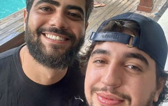 Cantor Nathanzinho e cachorros se reencontram