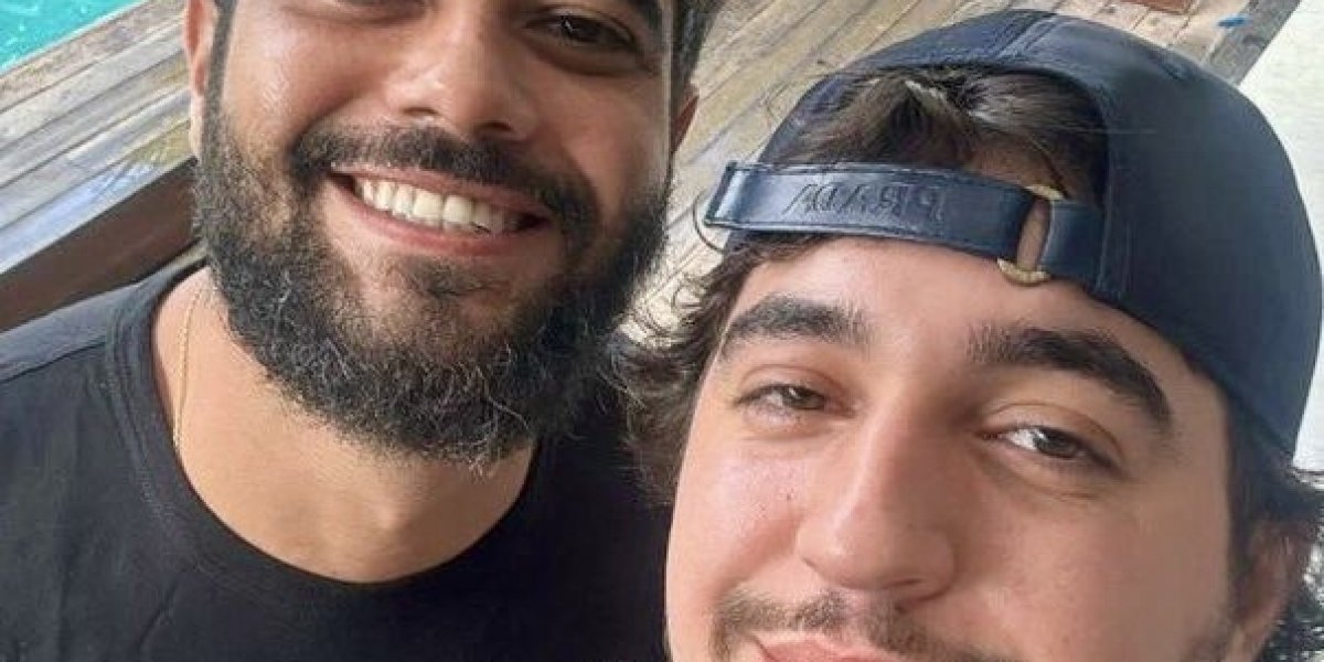 Cantor Nathanzinho e cachorros se reencontram