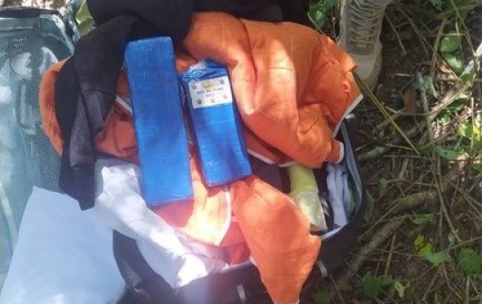 PRF apreende 1 kg de maconha em Cândido Sales