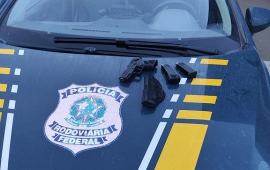 PRF apreende arma e munições em cidade baiana