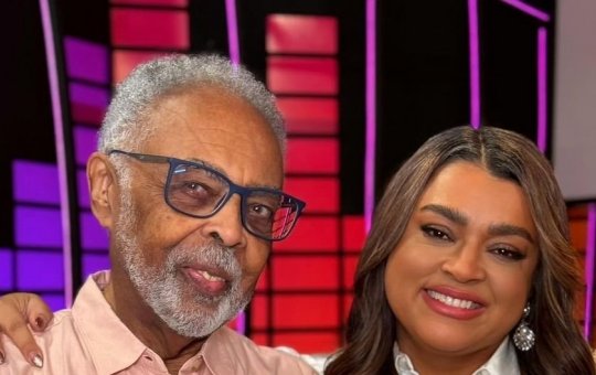 Preta Gil mostra cabelos naturais