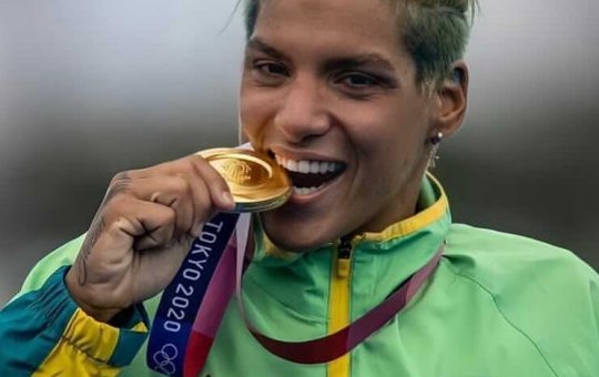 Nadadora Baiana vence a segunda etapa da Copa do mundo de Águas abertas 2024