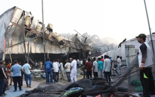 Incêndio em parque de diversões da Índia deixa 27 mortos