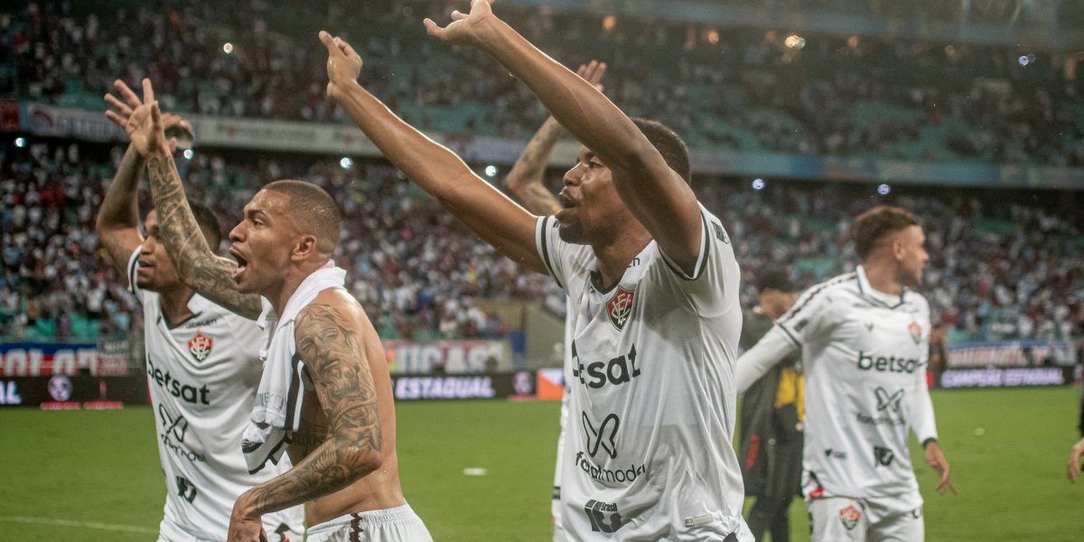 Jogadores do Vitória são punidos após comemoração no BA-VI