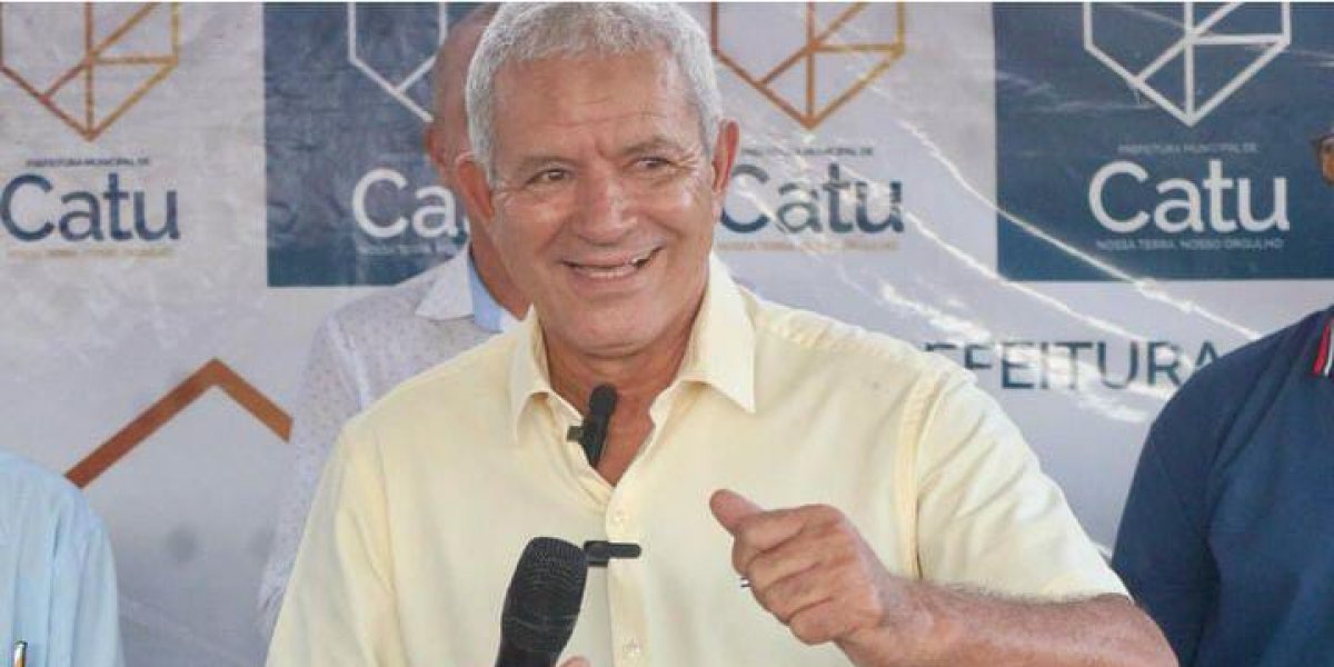 Prefeito de município baiano sanciona lei que reajusta o próprio salário