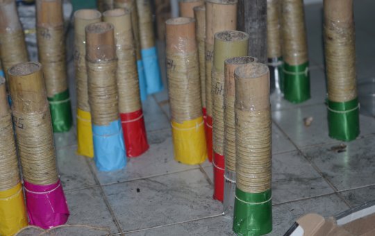 PM apreende 700 kg de pólvora que seriam usados na fabricação de espadas