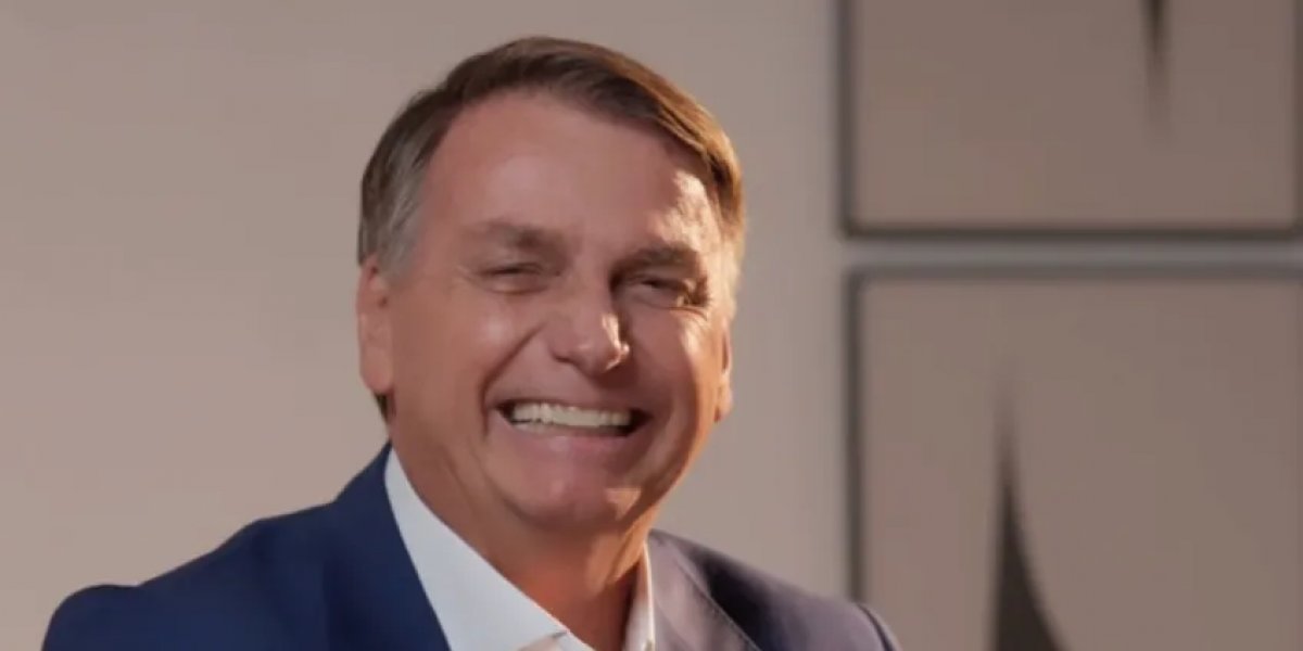 Bolsonaro comenta sobre o lançamento do seu perfume