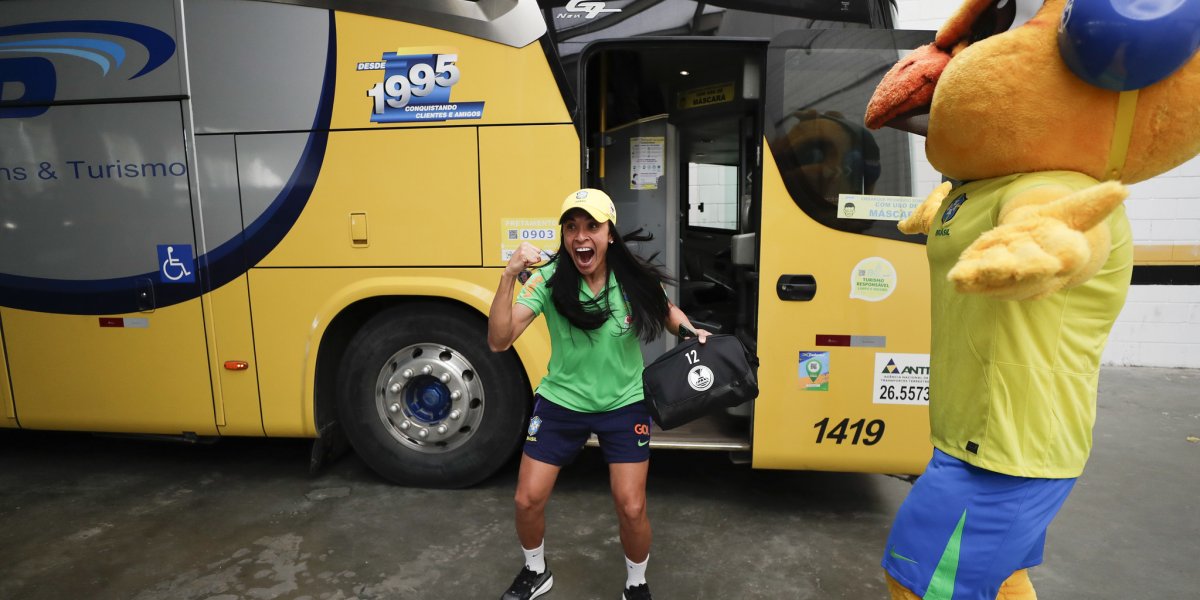 Seleção feminina em Salvador para amistoso contra a Jamaica